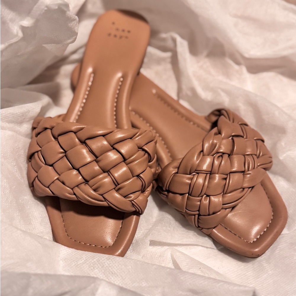 A New Day Women's Tan Woven Sandals - Picture 6 of 6